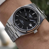 Premium 1853 Edition Slim Design - Integrated Stainless Steel Chain - Waffle Dial Luxury Timepiece.